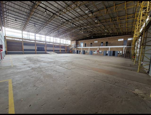 2,722M² WAREHOUSE TO LET IN BENROSE